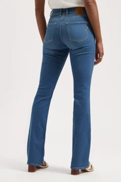 Amy Bootcut Essential Medium Blue - Kuyichi