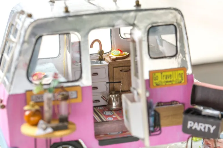 Bouwpakket Dollhouse Miniature | Happy Camper